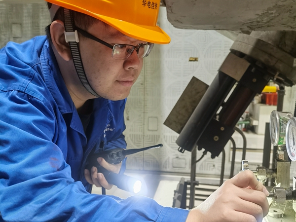 [黑龙江日报]一线绽芳华｜佳热电厂集运五班唱响新时代“咱们工人有力量”-3