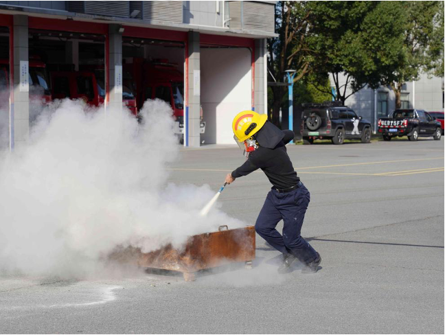 三峡坝区齐练“内功”   防患于未“燃”-2