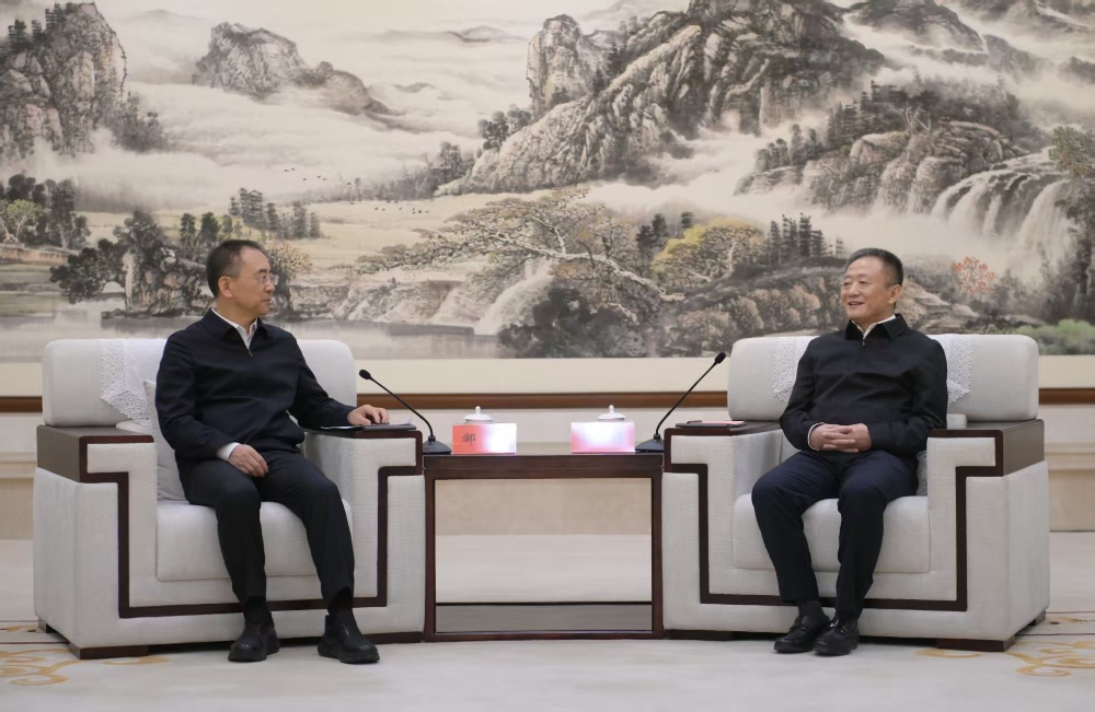 邹磊拜会内蒙古自治区党委书记孙绍骋、主席王莉霞-1