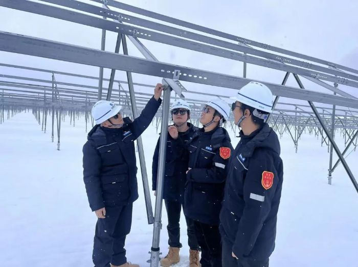 安全守护高海拔光伏电站，三峡四川能投青年奋勇当先-2