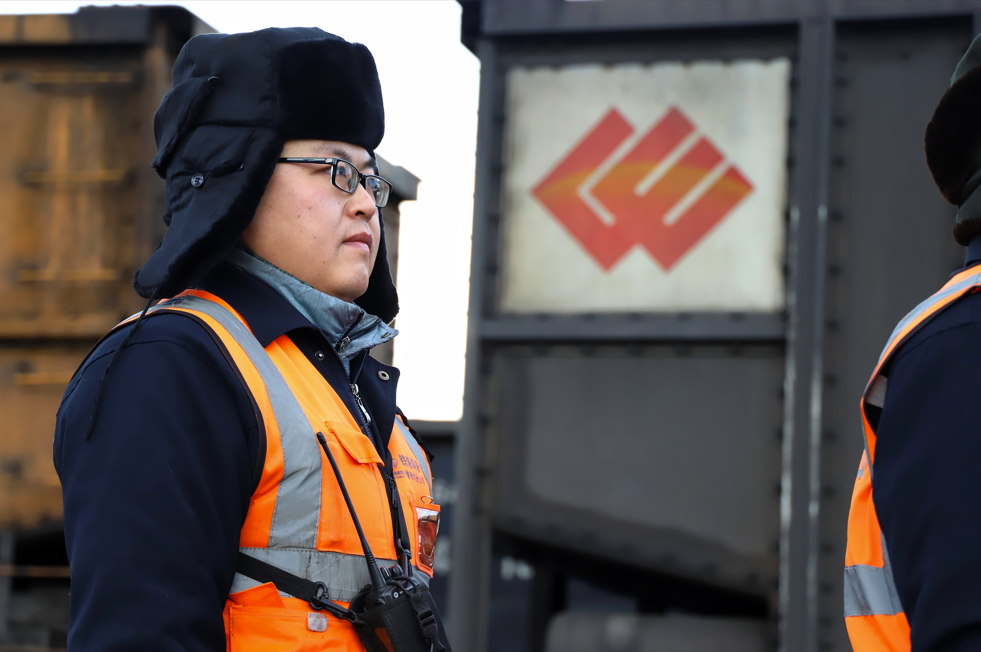 铁路线上的冬日坚守-5