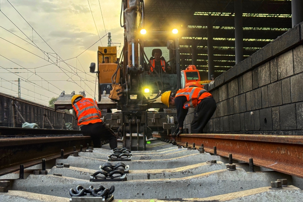 32小时攻坚“焕新颜”-3