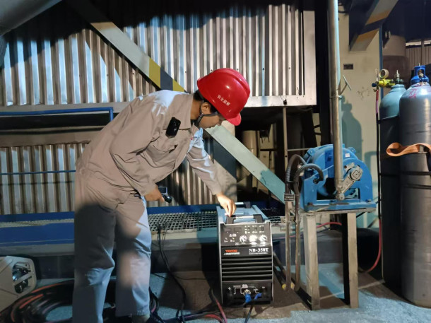 爬电缆沟的“拼命三娘”-2