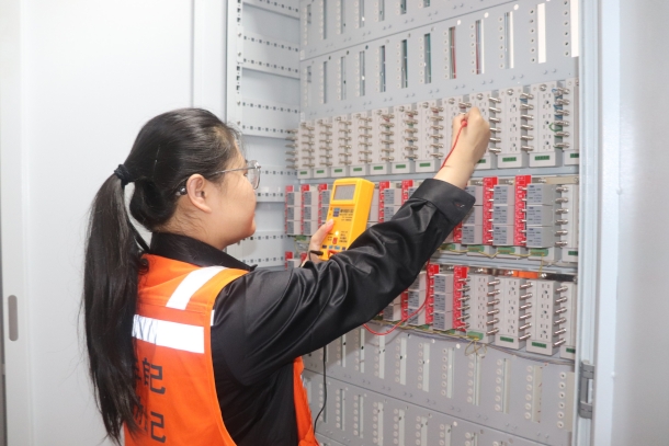 铁路信号“神经脉络”一日攻坚记-1