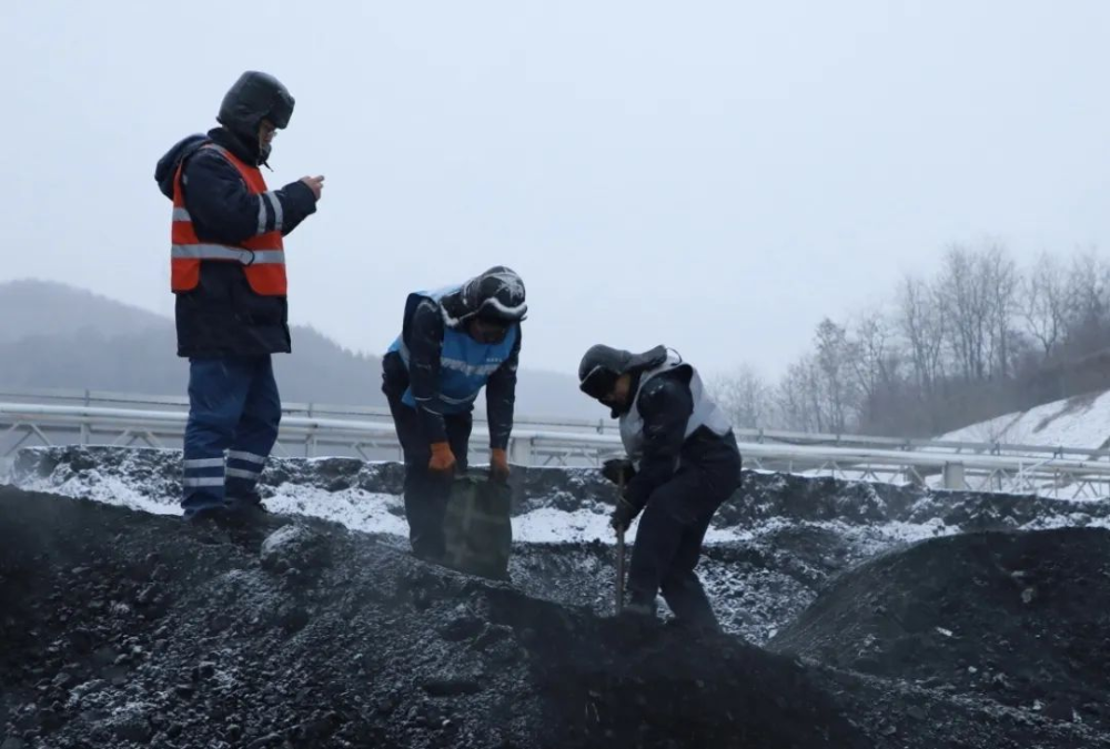 人民日报客户端：东北公司全力应对今冬最强寒潮雨雪保供能护民生-2