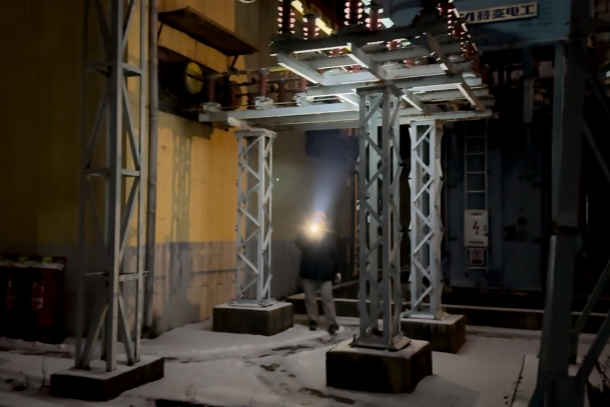 光明背后,是温情守护的身影-2