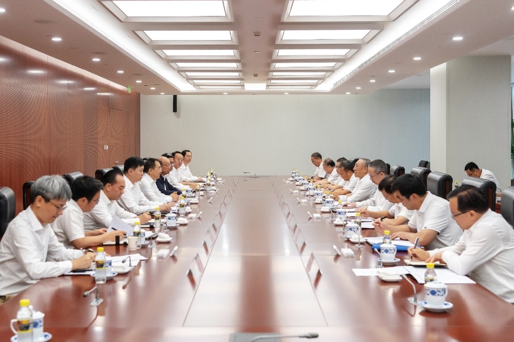 邹磊会见中国煤炭地质总局党委书记贾春曲-1