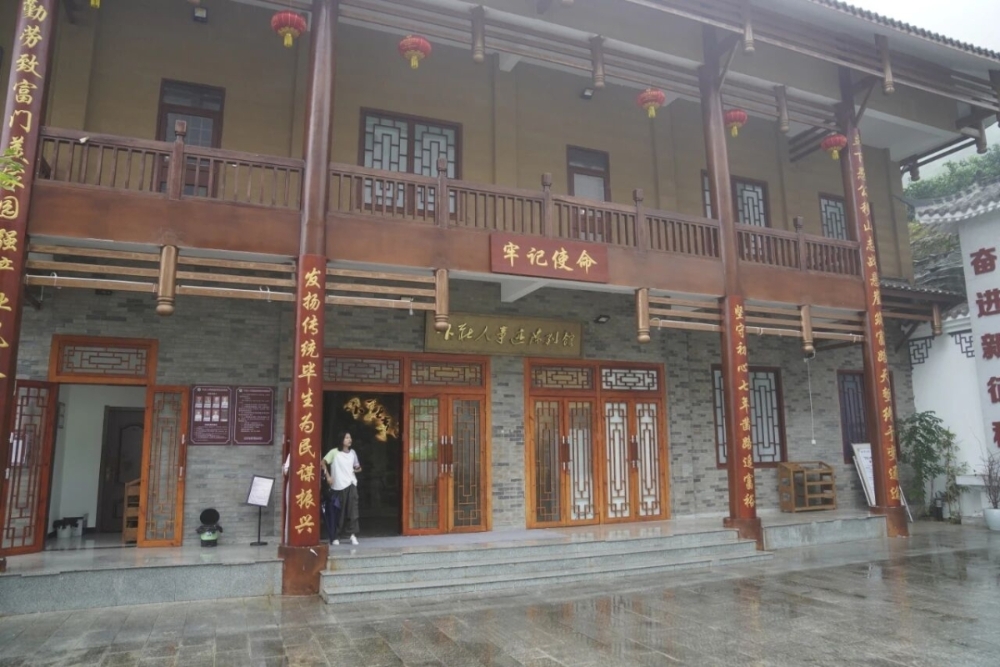 巫山帮扶故事：让 “诗和远方” 落地生根-2