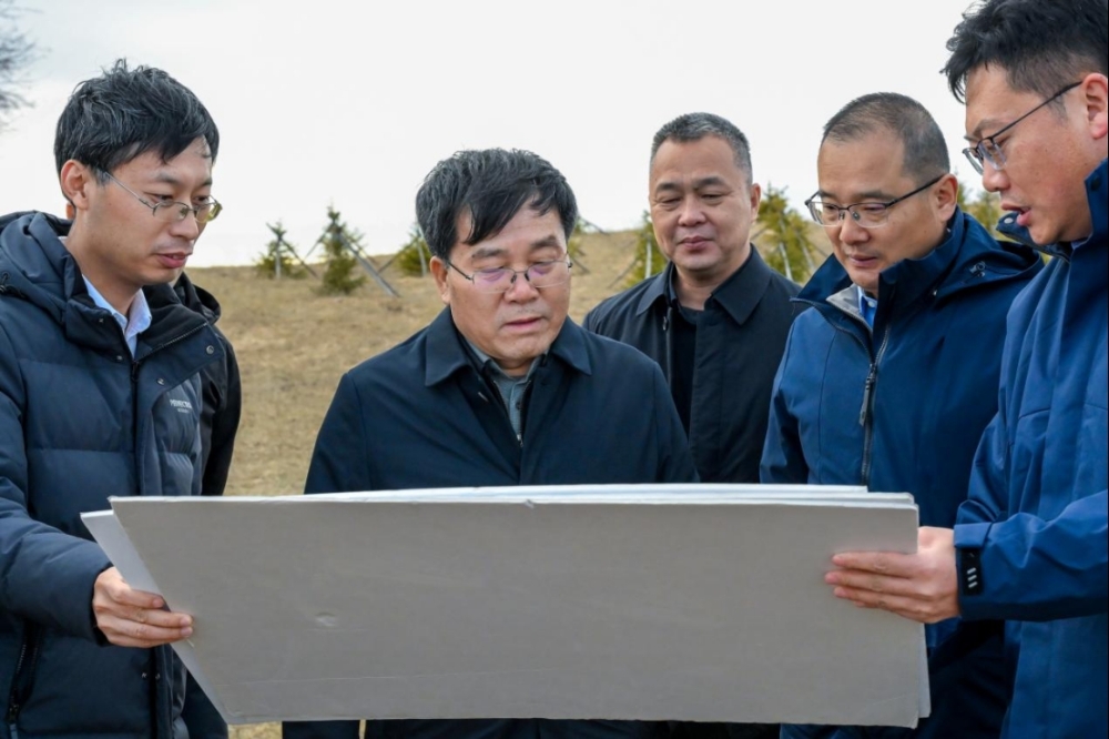 李富民赴内蒙古自治区调研三峡集团定点帮扶和防沙治沙工作-2