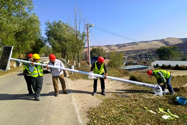 照亮村民“幸福路”-3