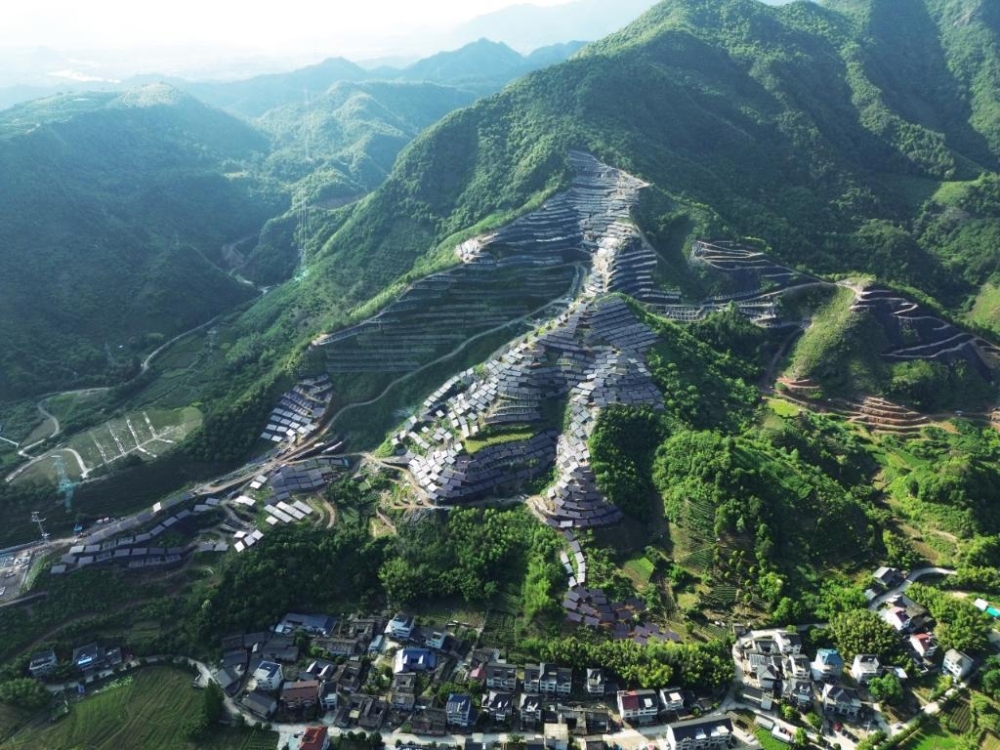 中国团队攻克钙钛矿规模化生产技术难题-2