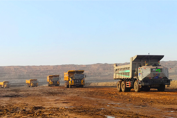 国神公司挖掘机与无人矿卡协作技术达国际先进水平-1