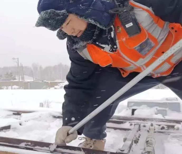 共青团中央官微：鏖战风雪，有你们，很燃！-10