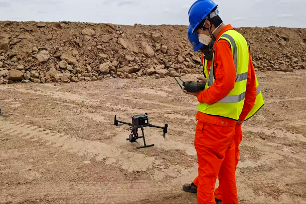 寒风中的爆破-2