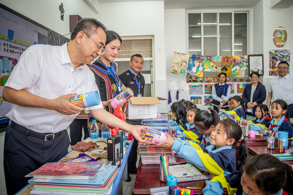 邹磊调研集团在川所属企业及定点帮扶县-2