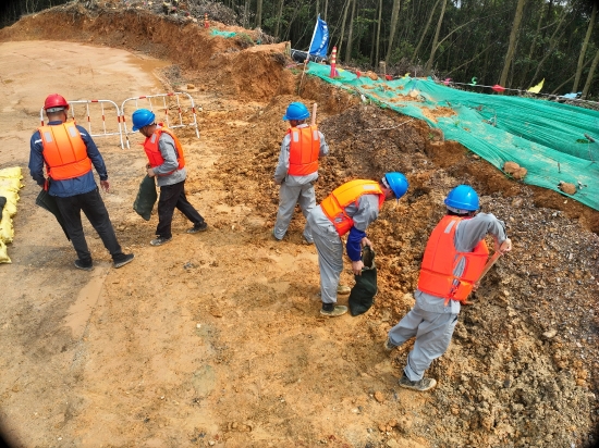 闻“汛”而动，电建人勇战防汛救灾一线-2