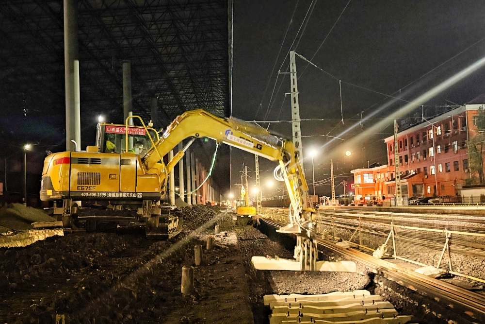 32小时攻坚“焕新颜”-4