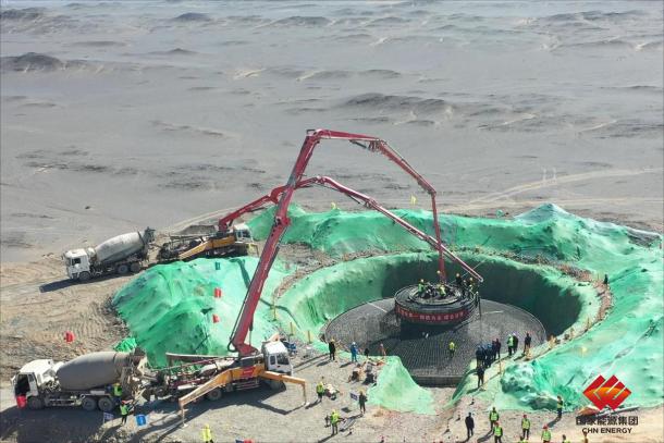 国华投资哈密“风储”项目首台风机基础浇筑-1