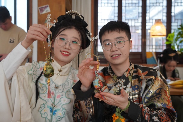 国风“花朝” 凝聚青春力量-2