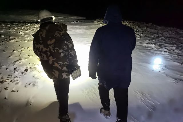 风雪夜战护光明-2