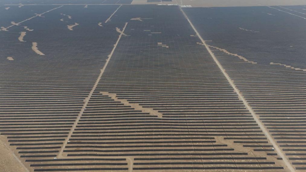 戈壁深处，青春为“光”而歌-1