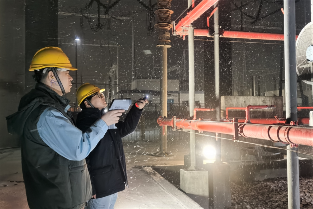 【新春走基层】风雪中，点亮春节保供的灯-2