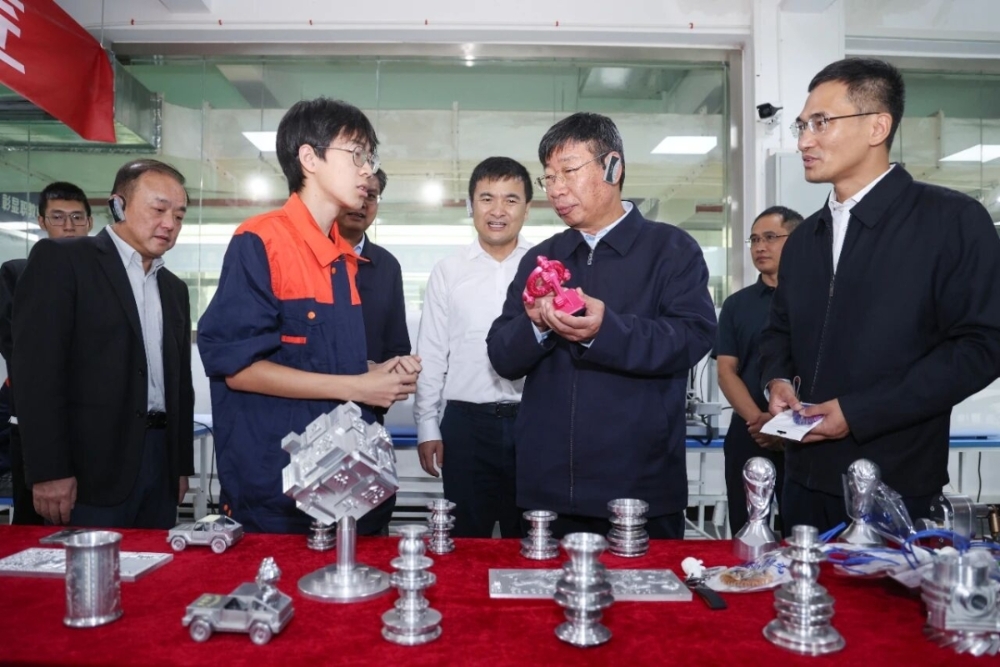 刘伟平赴重庆市奉节县、巫山县调研三峡集团定点帮扶工作-1