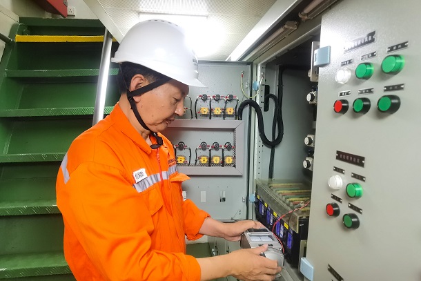 船坞里的“修理匠”-1