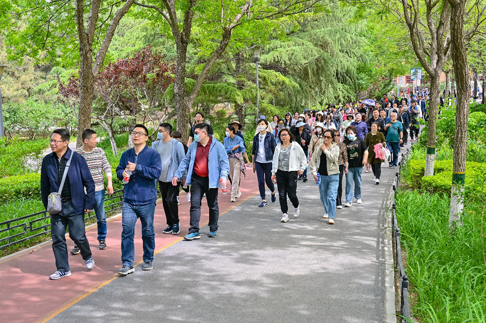 中电联举办2023年春季健步走活动-2