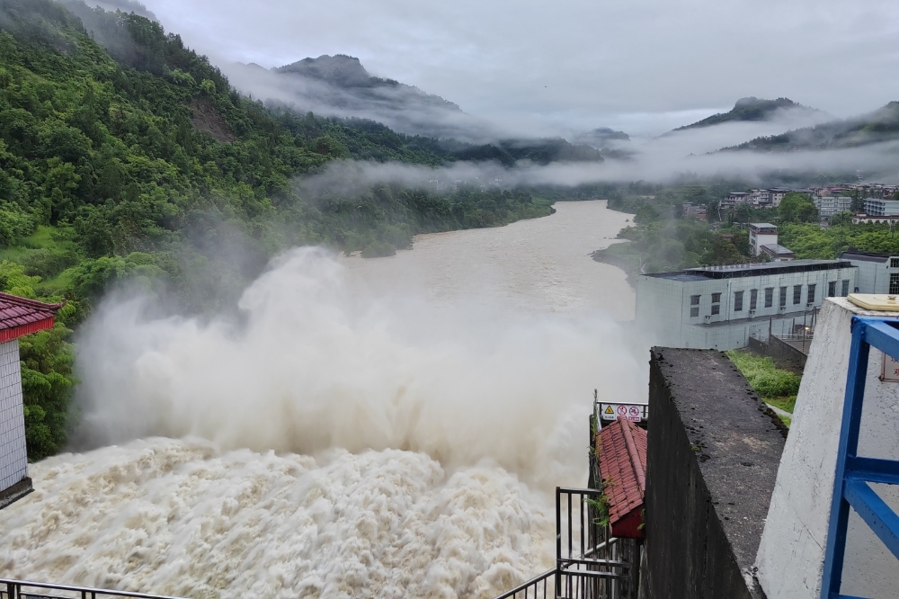 湖北公司成功应对年内首轮特大暴雨-2