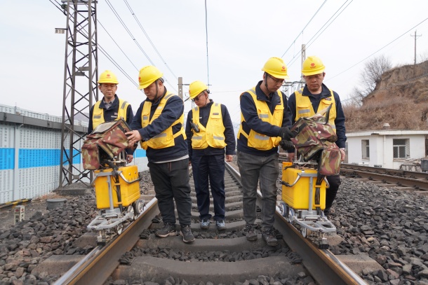 “钢轨医生”的问诊路-1