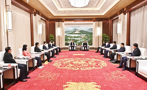 温枢刚张文峰拜会雄安新区党工委书记、 管委会主任张国华-1